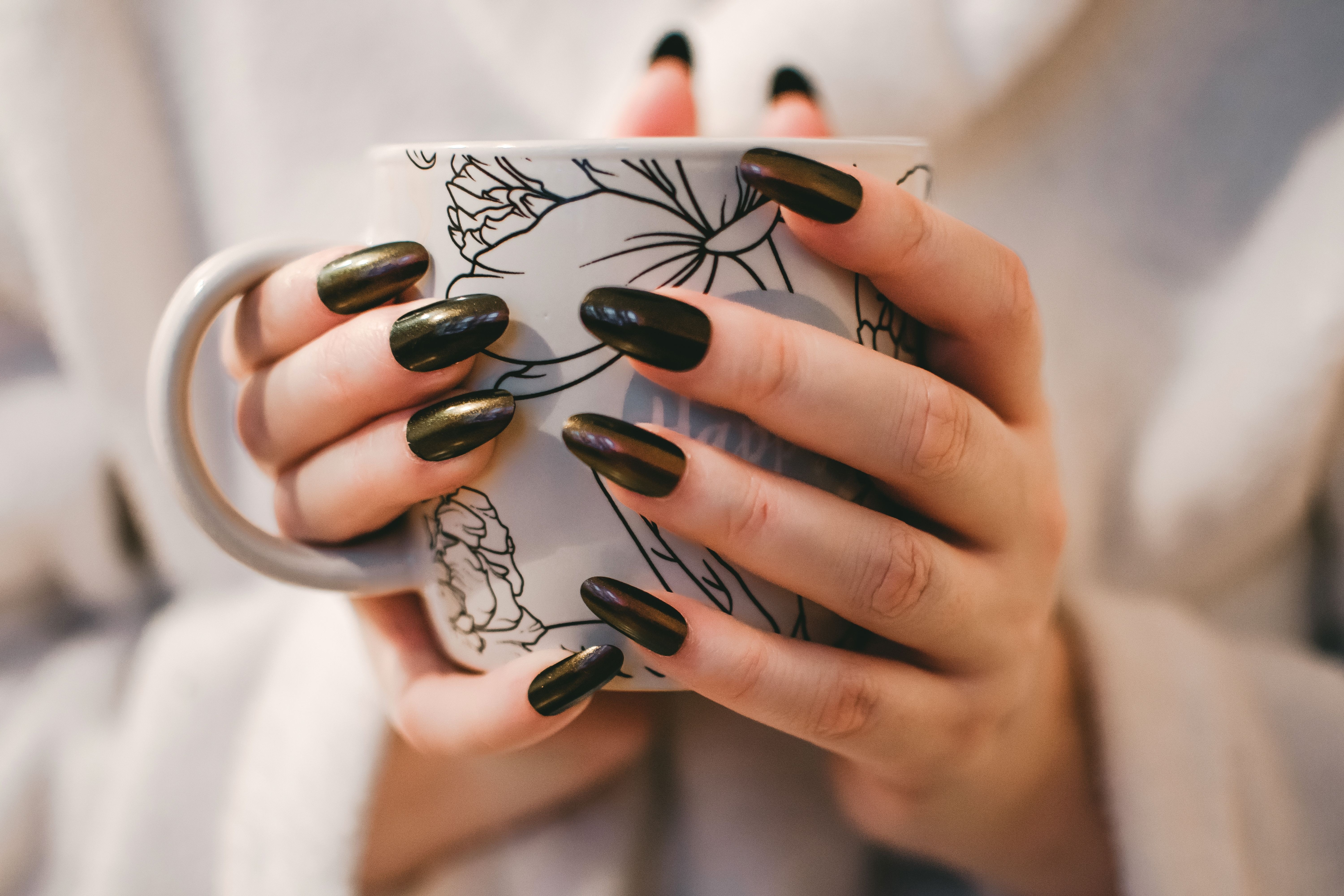 How to Grow Strong Nails: Effective Tips and Natural Remedies