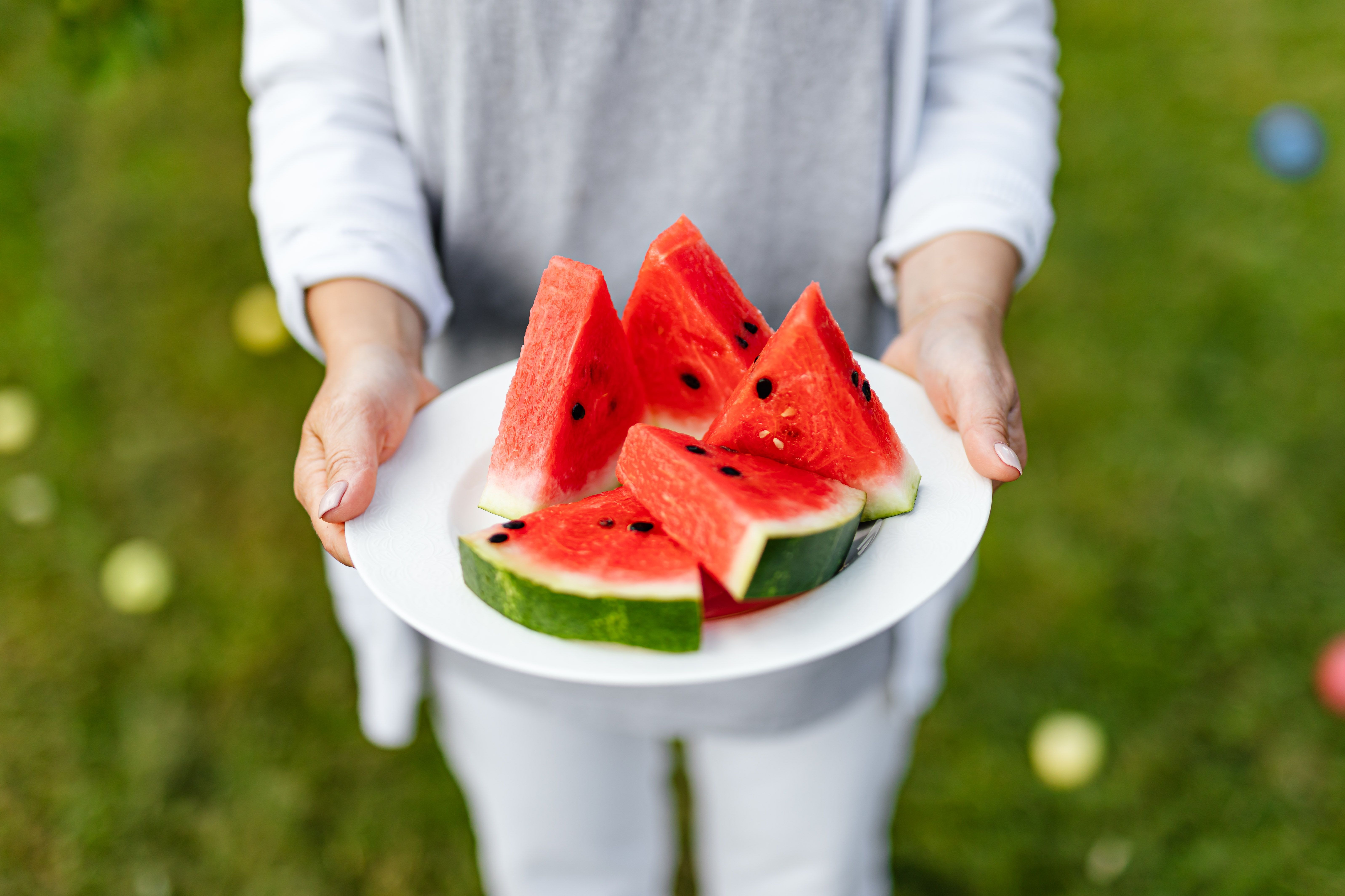 Embrace the Sweetness of Summer: Delicious and Refreshing Summer Fruits
