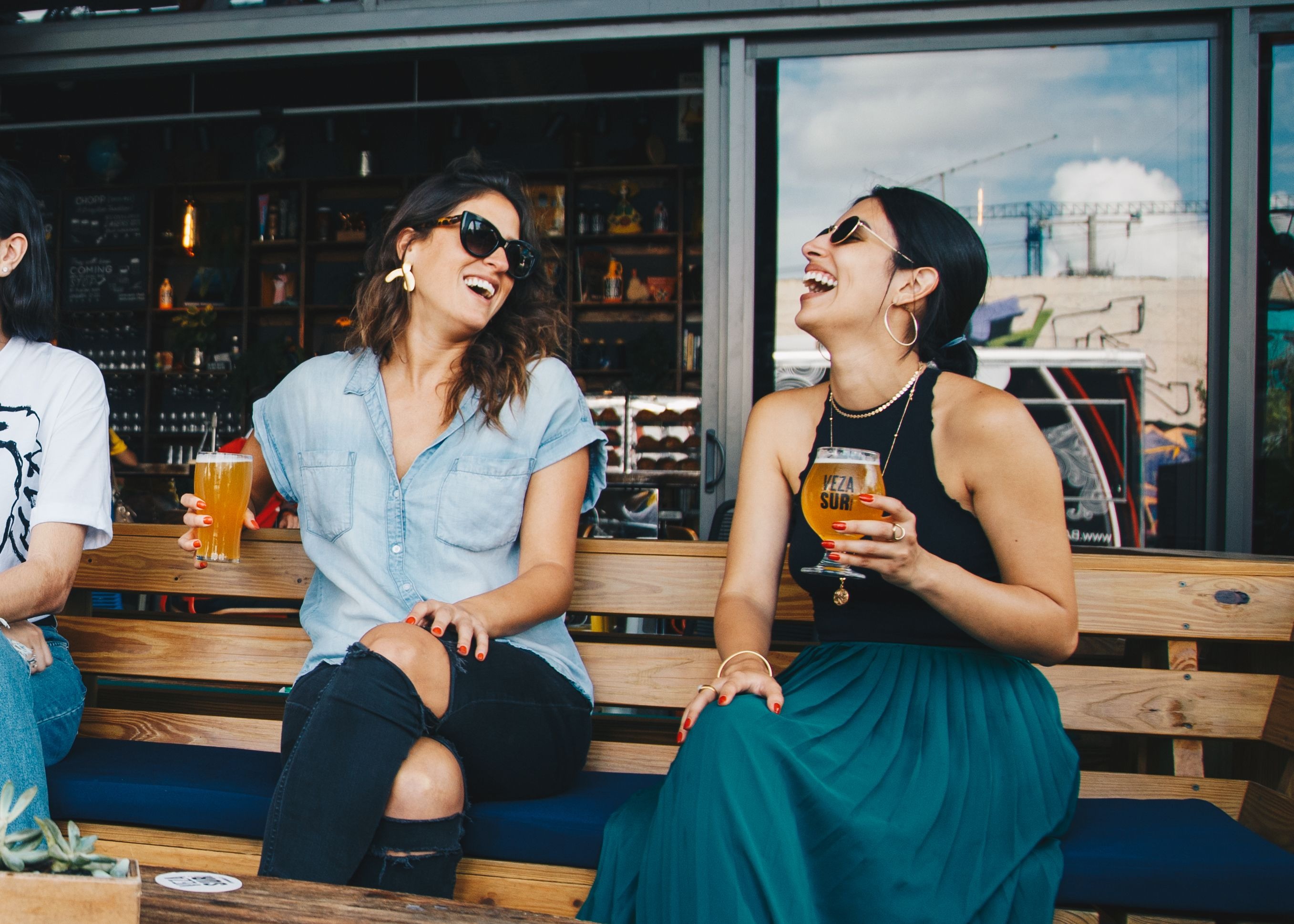 How to Make Your Friends Laugh: Tips and Tricks for Guaranteed Giggles
