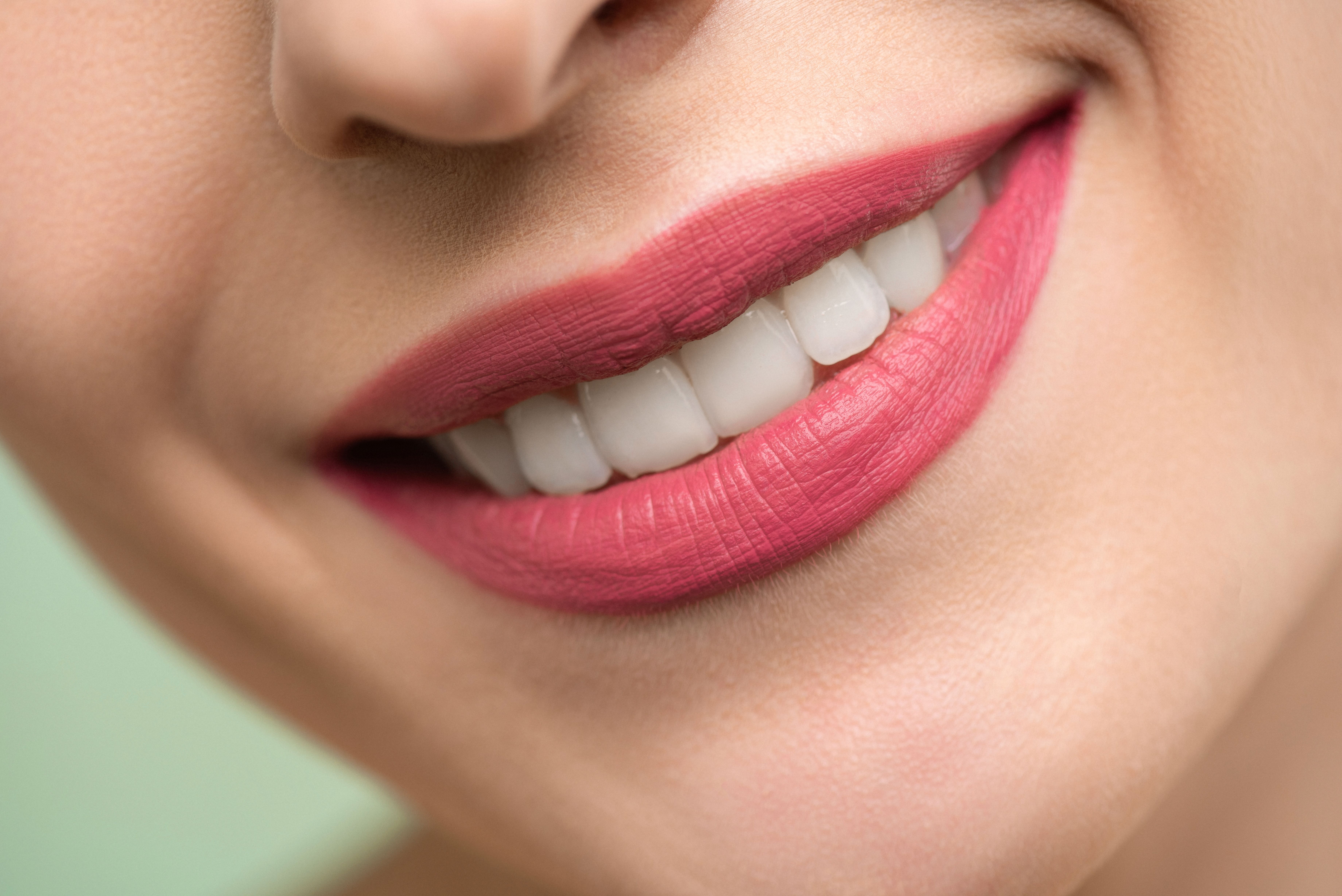 Smile Brighter: Effective Home Remedies to Whiten Teeth Naturally
