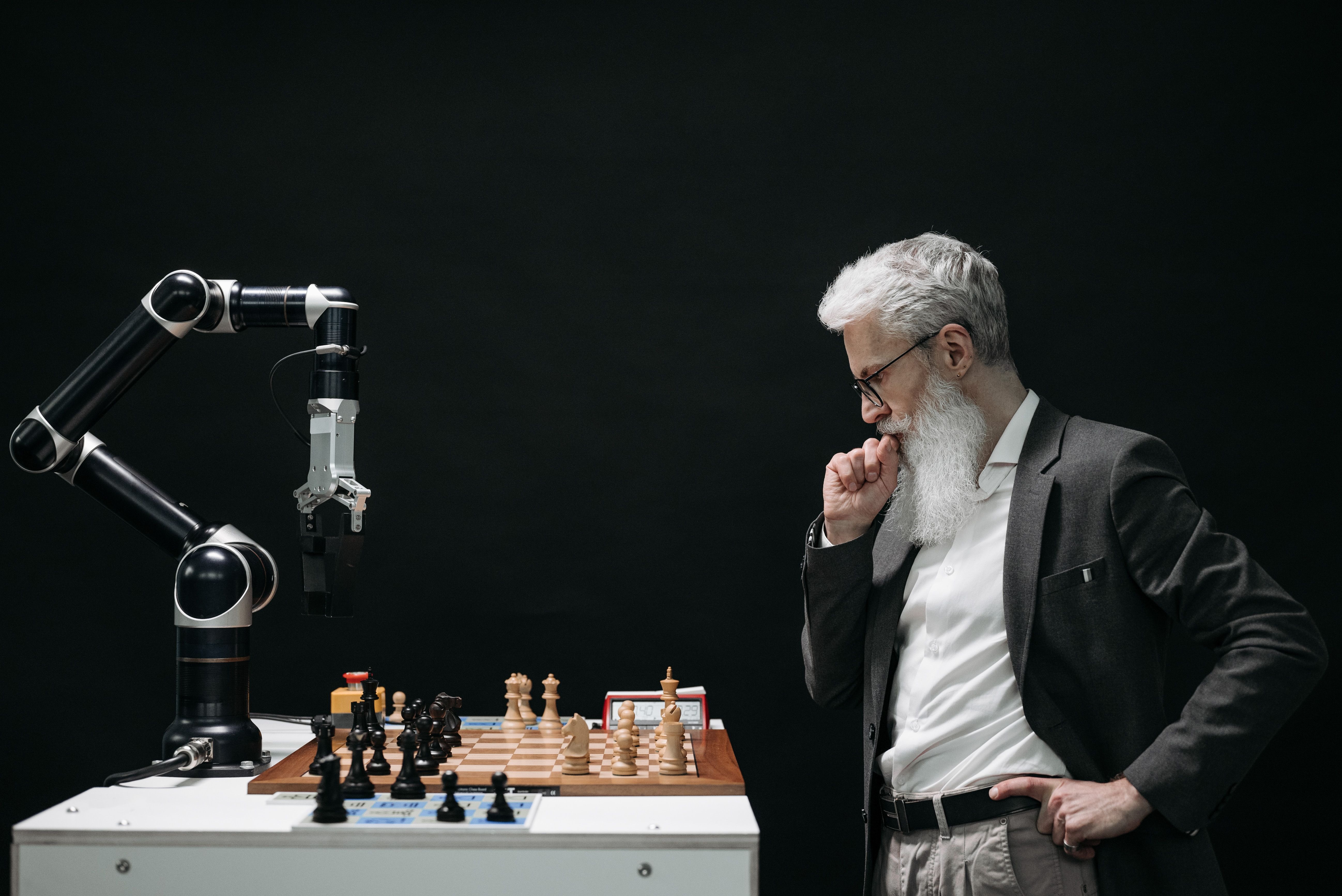 "AI and Human Intelligence: Understanding the Key Differences"