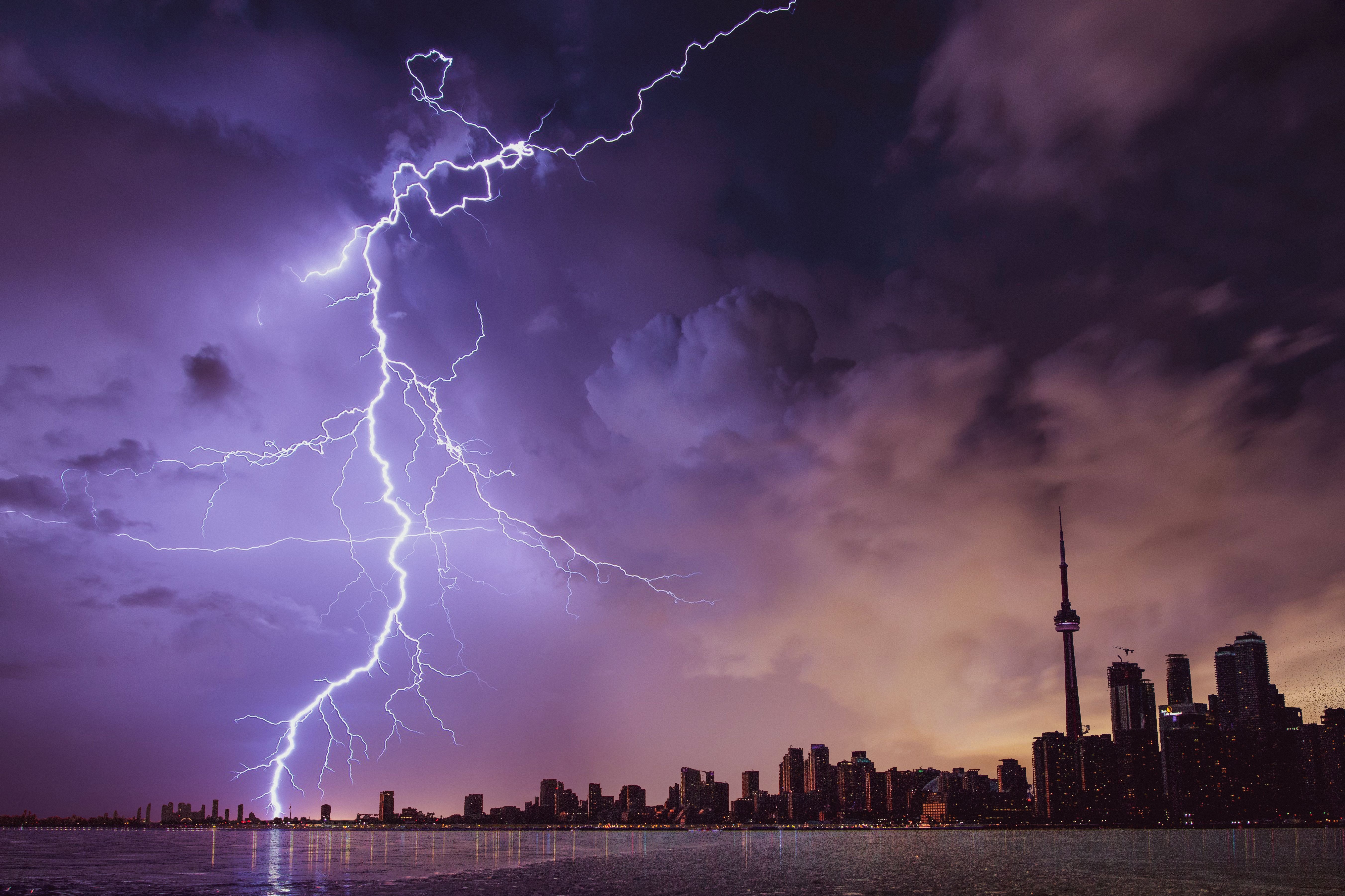 Embracing the Rare Delight: Exploring Rainstorms in Dubai