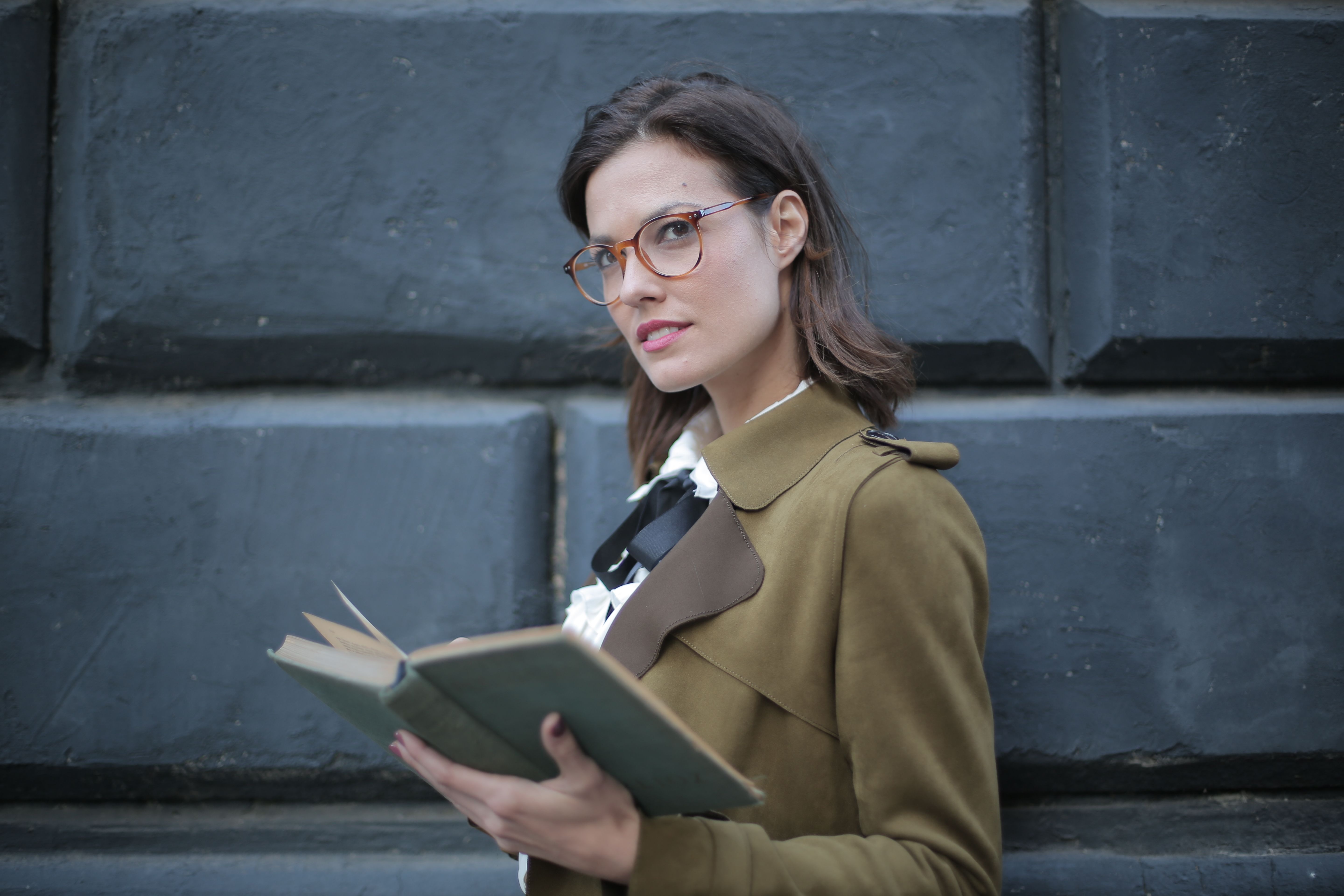 Makeup Tips for Glasses Wearers: Enhance Your Look with Confidence