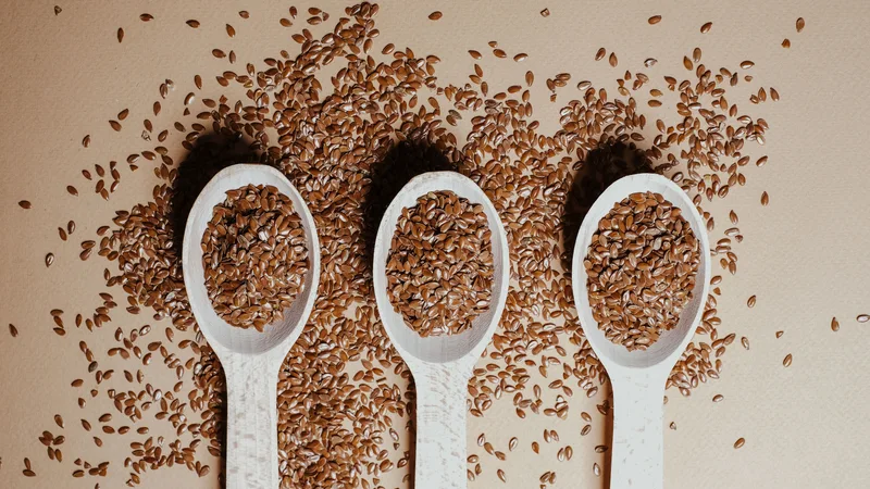 The Ultimate Guide to Flax Seeds: Discover the Health Benefits and Nutritional Value