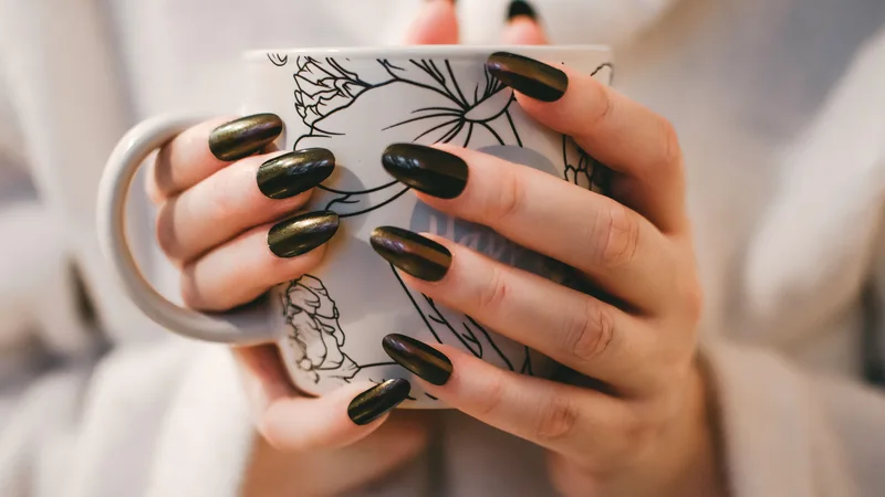 How to Grow Strong Nails: Effective Tips and Natural Remedies