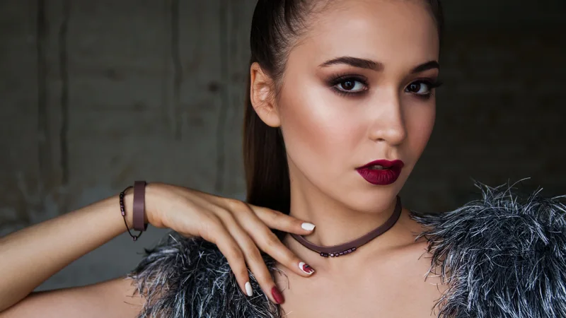 Best Beauty Influencers to Follow for Skincare and Makeup Tips