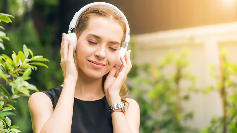 The Role of Music Therapy in Healing: A Comprehensive Guide