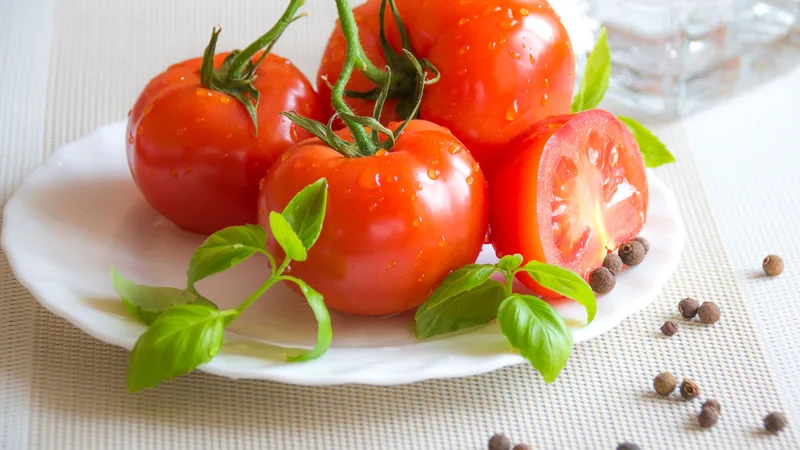 The Health Benefits of Tomatoes: Nature's Red Treasure